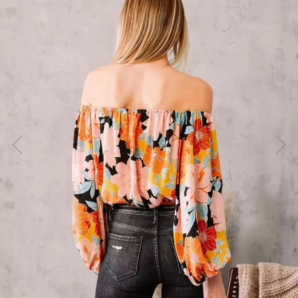 Willow and Root from buckle off shoulder floral sheer top. Side medium - Picture 3 of 11